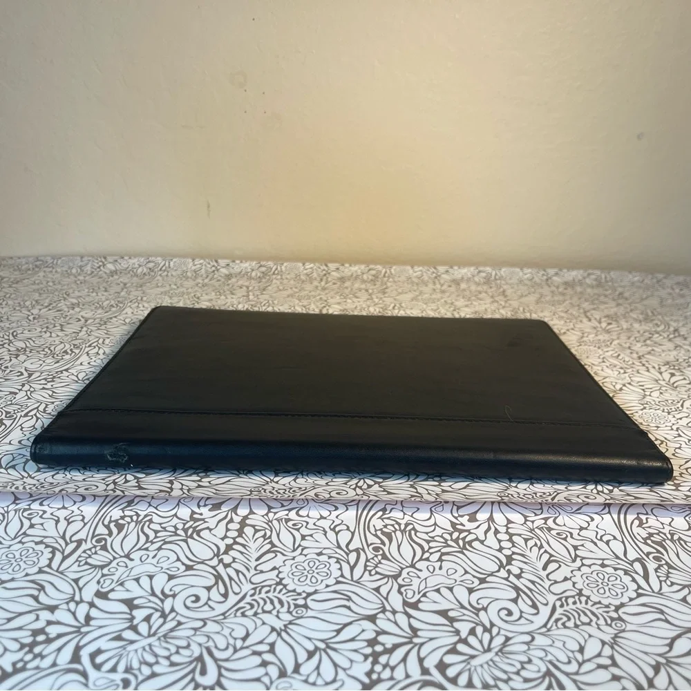 Buxton Velvet Touch Cowhide Exterior Folder